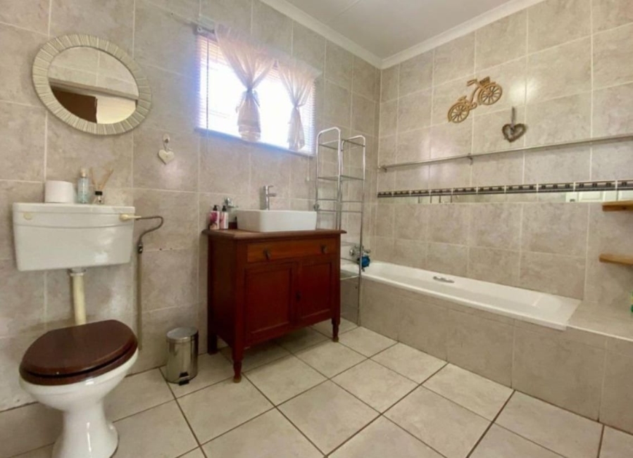 3 Bedroom Property for Sale in Miederpark North West